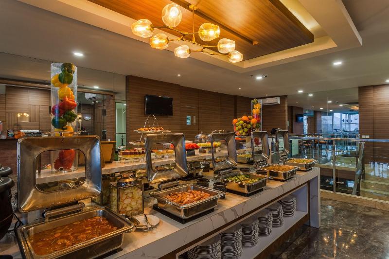 Ramada by Wyndam Serpong - Restoran