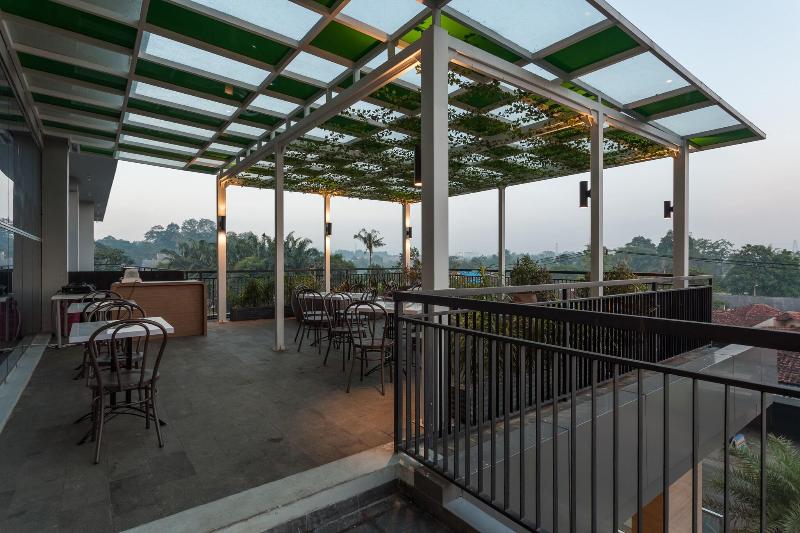 Ramada by Wyndam Serpong - Restoran