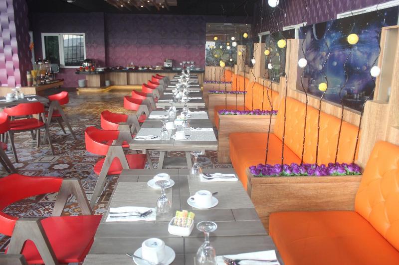 Premiere Tegal - Restoran