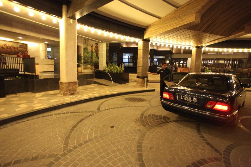 Crown Victoria Tulungagung - Lobi