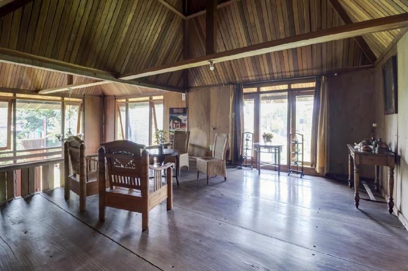 RedDoorz @ Omah Kayu Homestay - Restoran