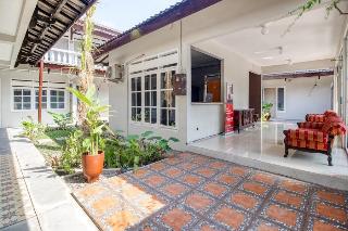 RedDoorz near Malioboro Tugu Station Jogja 2 otel fotoğrafı