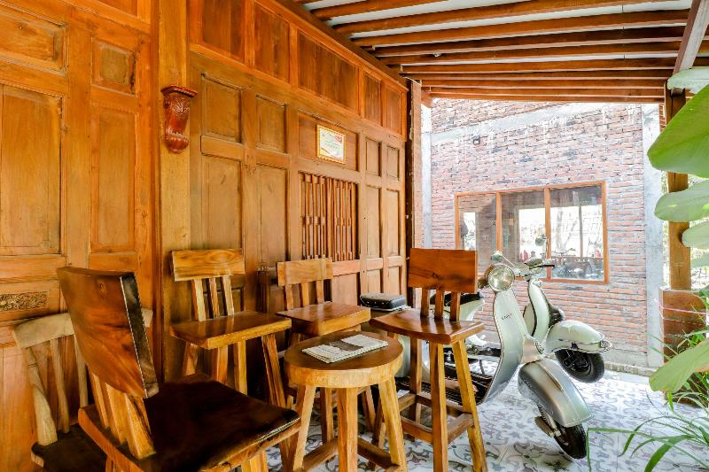D Hasinda Homestay by ZUZU - Lobi