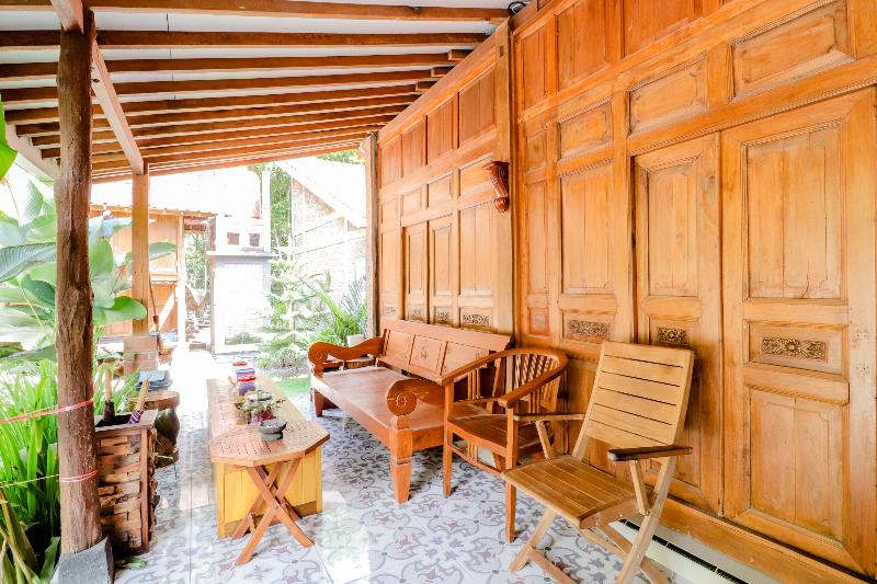 D Hasinda Homestay by ZUZU - Lobi