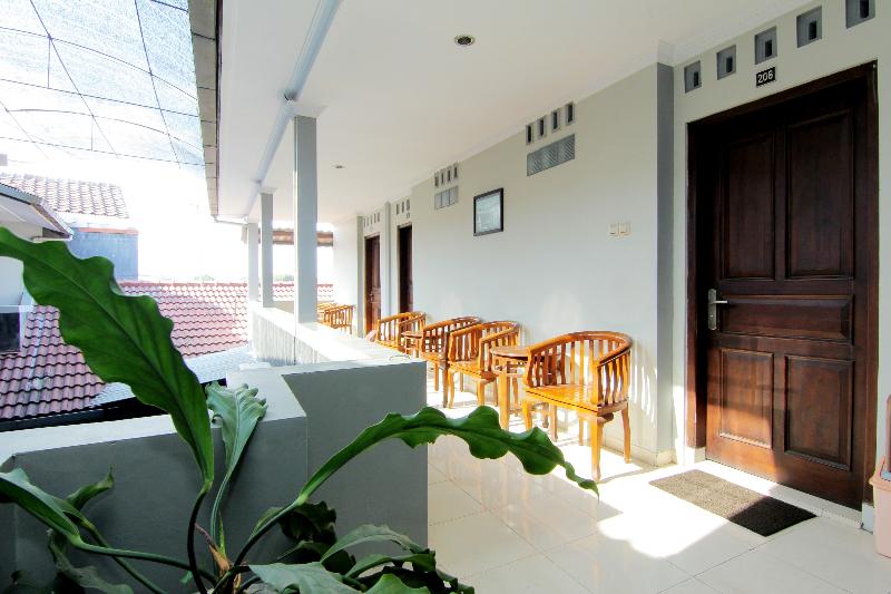 Hotel Bugis Asri by ZUZU - Teras