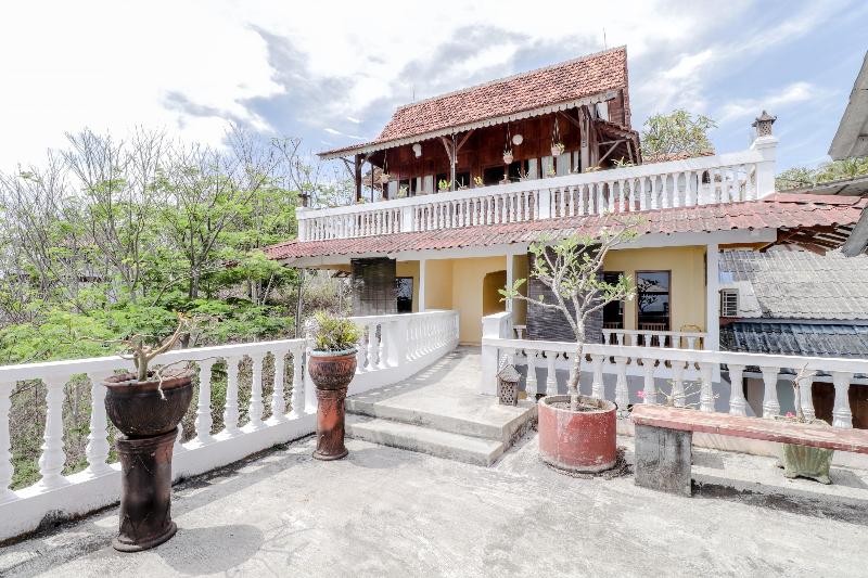 Adinda Beach Hotel and Villa by ZUZU - Lobi