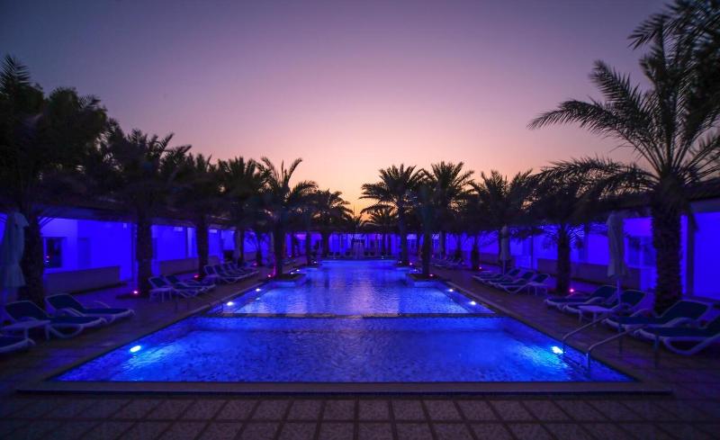 Fujairah Hotel And Resort - Havuz