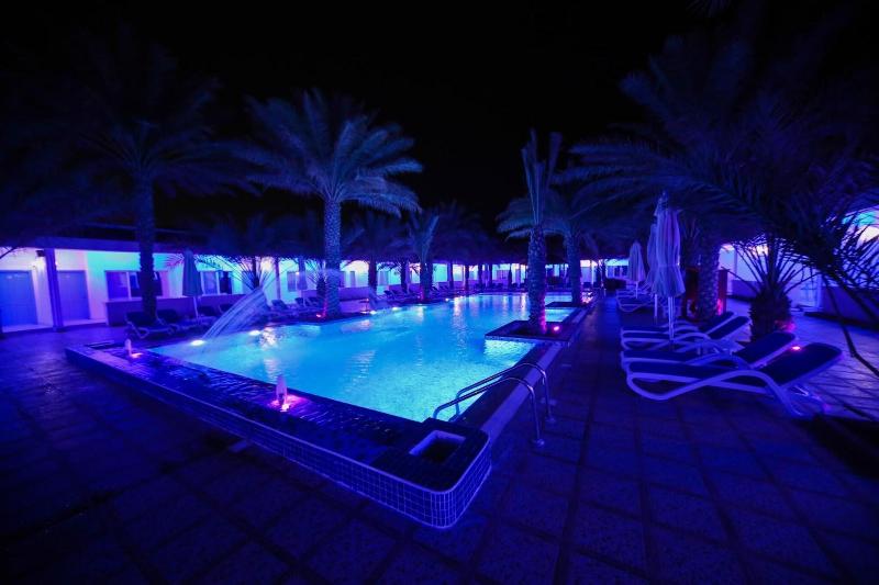 Fujairah Hotel And Resort - Havuz