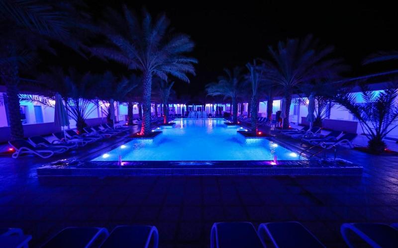 Fujairah Hotel And Resort - Havuz