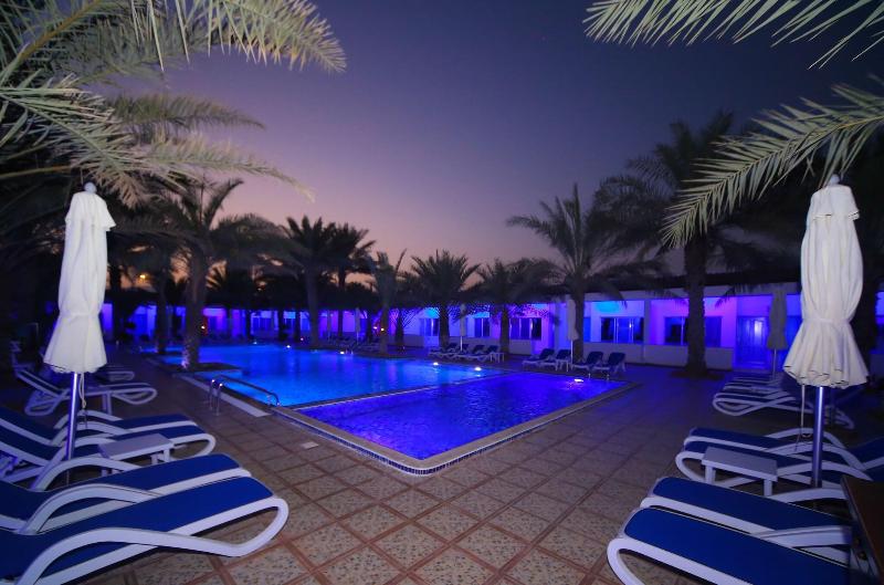 Fujairah Hotel And Resort - Havuz