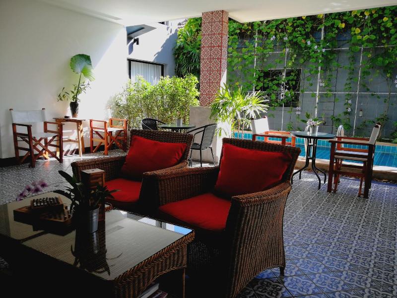 The Umbrella House - Lobi