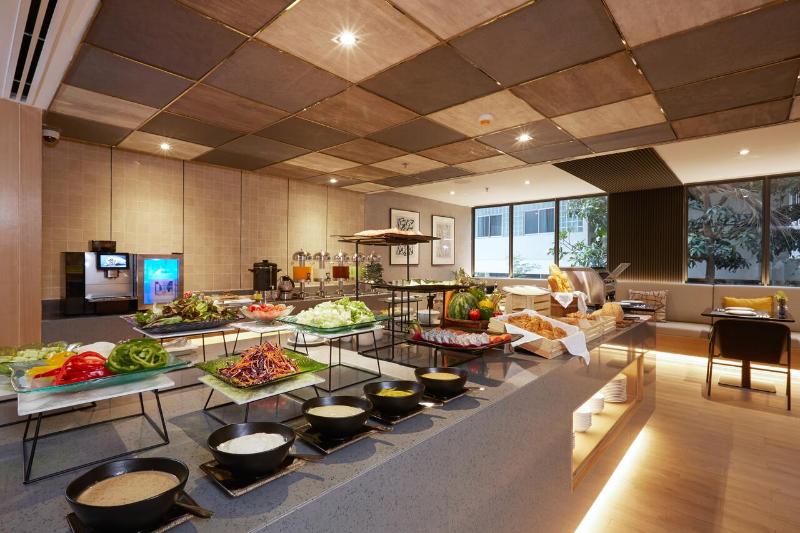 The Quarter Hotel Phromphong by UHG - Lobi