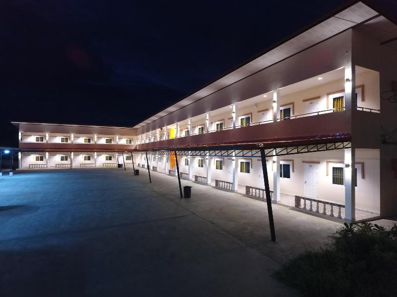 The Phant Hotel - Genel