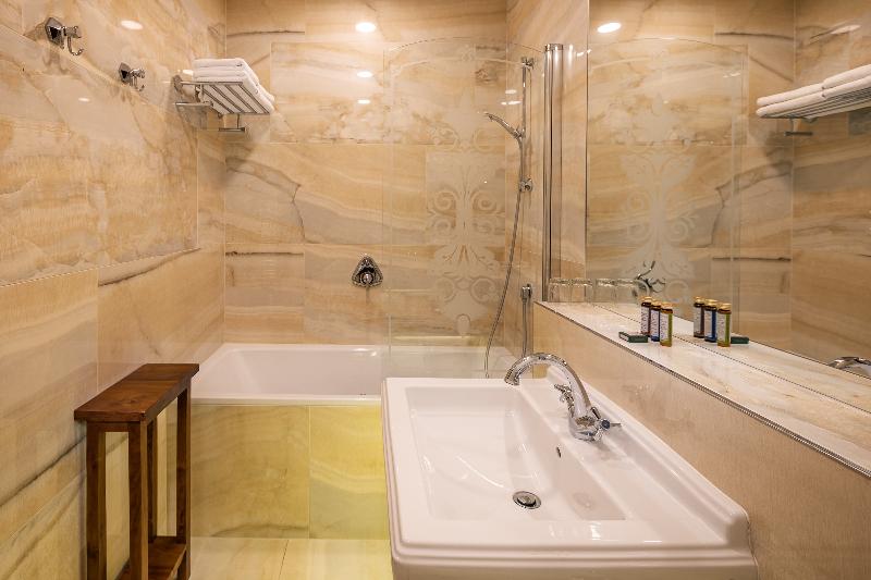 Iron Gate Hotel & Suites Prague by BHG - Oda