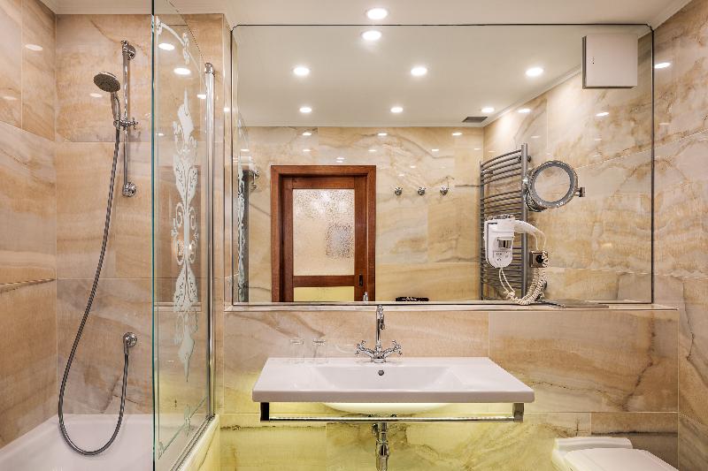 Iron Gate Hotel & Suites Prague by BHG - Oda