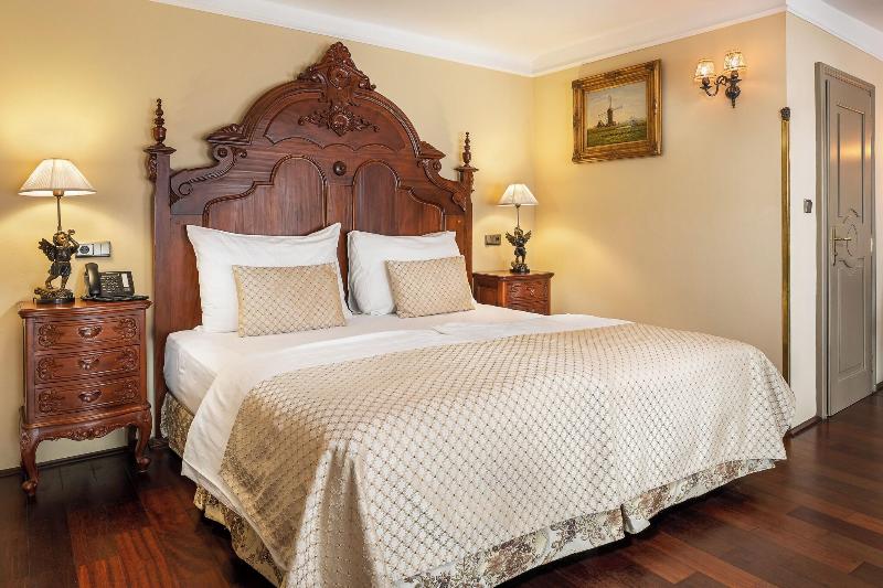 Iron Gate Hotel & Suites Prague by BHG - Oda