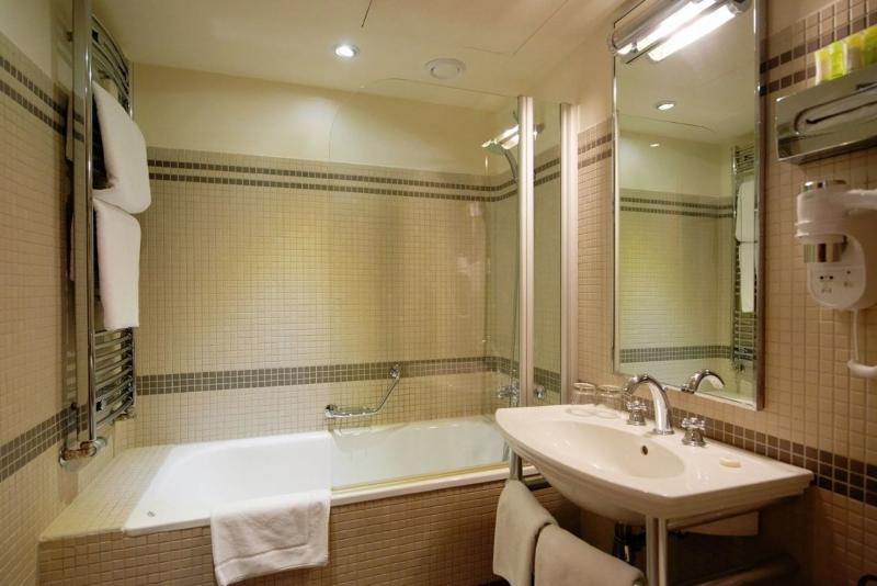 Iron Gate Hotel & Suites Prague by BHG - Oda
