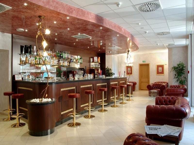 Caesar Prague - Bar