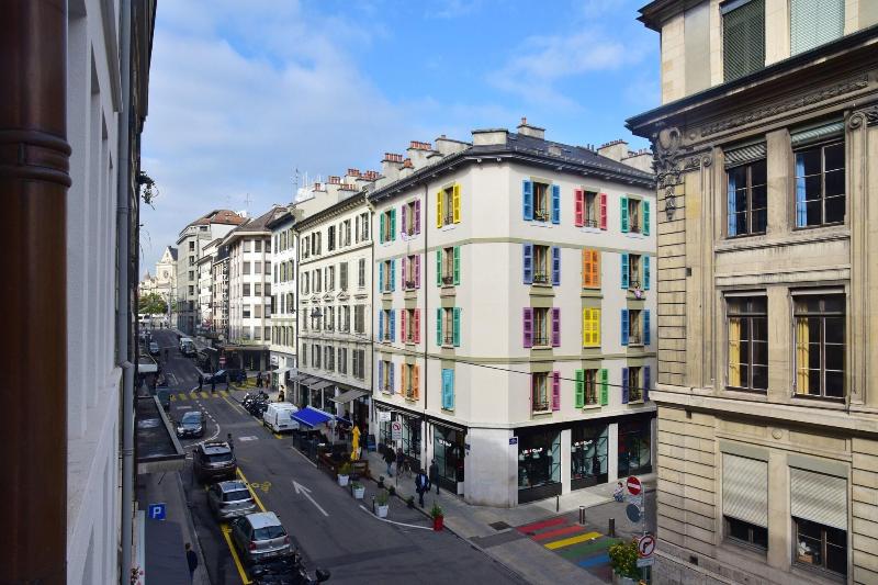 Rousseau Geneva - Genel