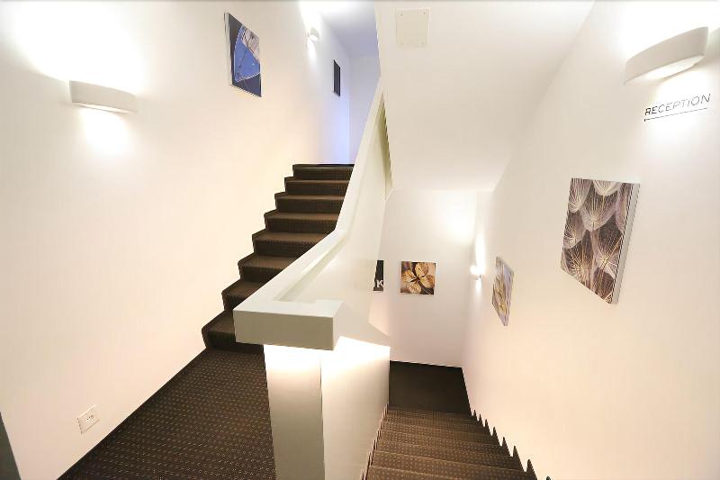 Businesshotel Lux - Lobi