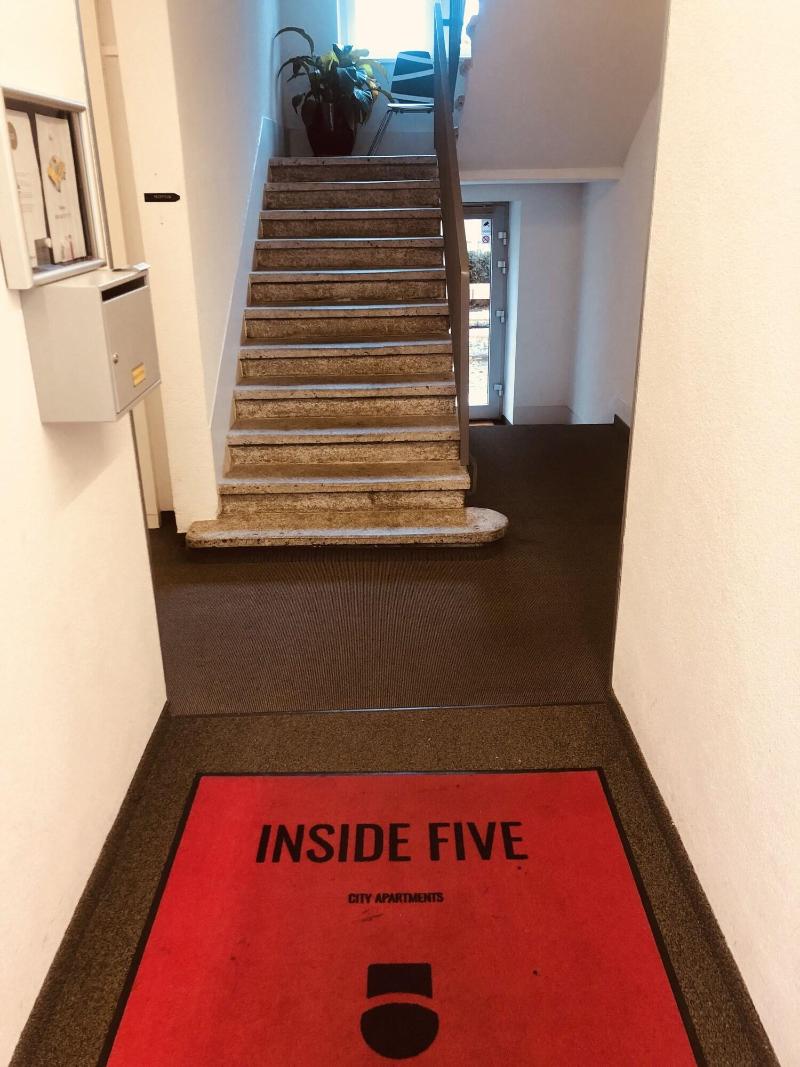 Inside Five City Apartments - Lobi