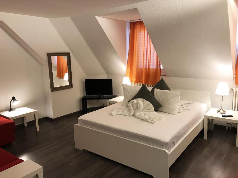 Inside Five City Apartments - Genel