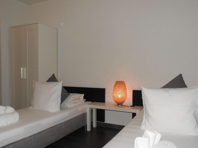 Inside Five City Apartments - Oda