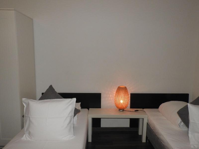 Inside Five City Apartments - Oda