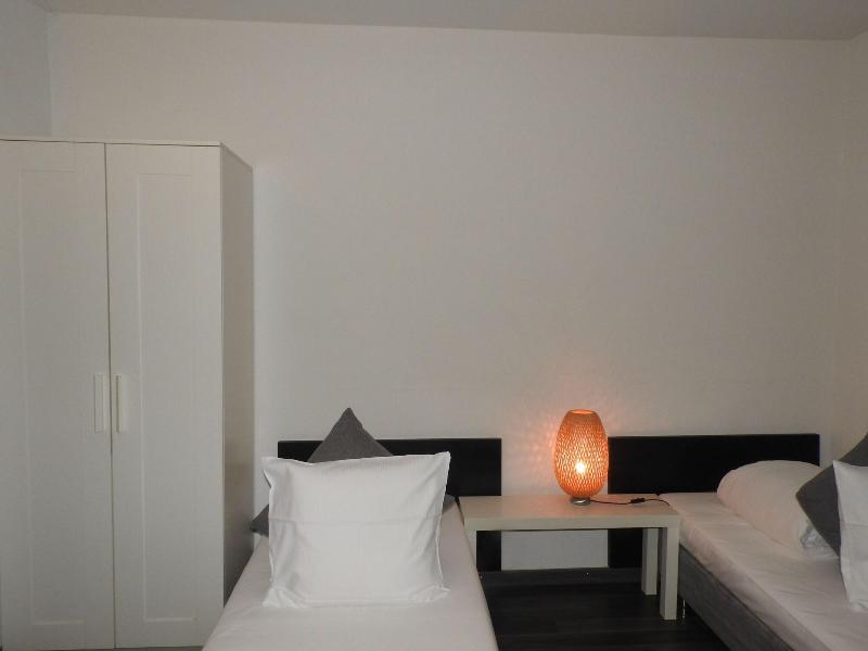 Inside Five City Apartments - Oda
