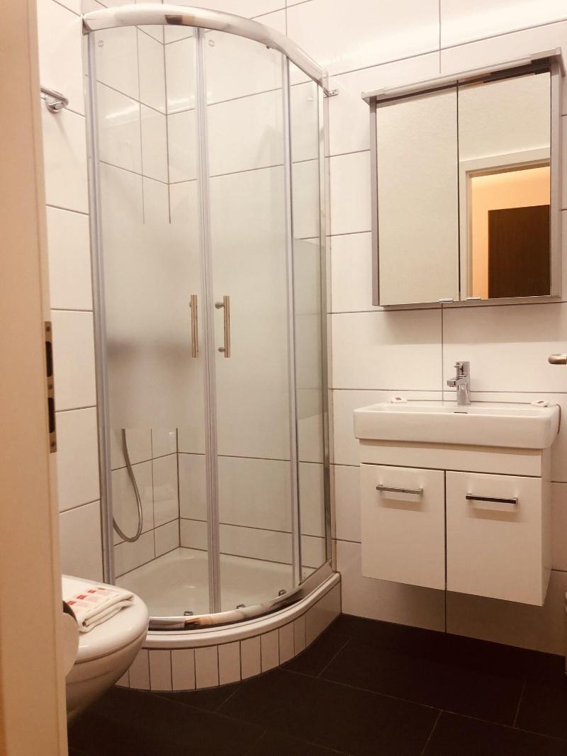 Inside Five City Apartments - Oda
