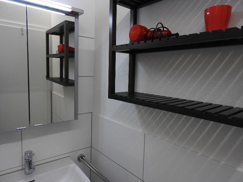 Inside Five City Apartments - Oda