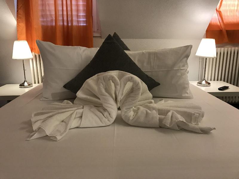 Inside Five City Apartments - Oda