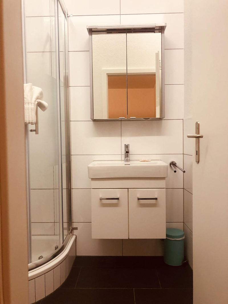 Inside Five City Apartments - Oda