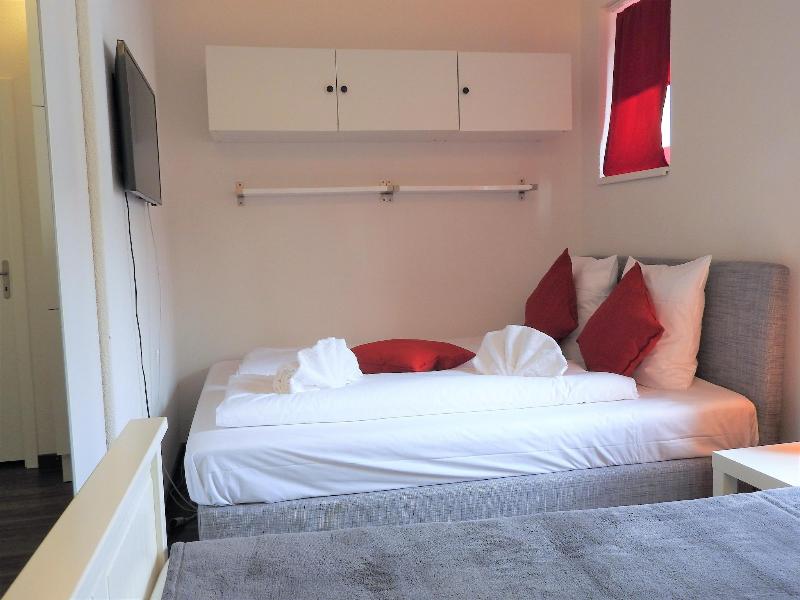 Inside Five City Apartments - Oda