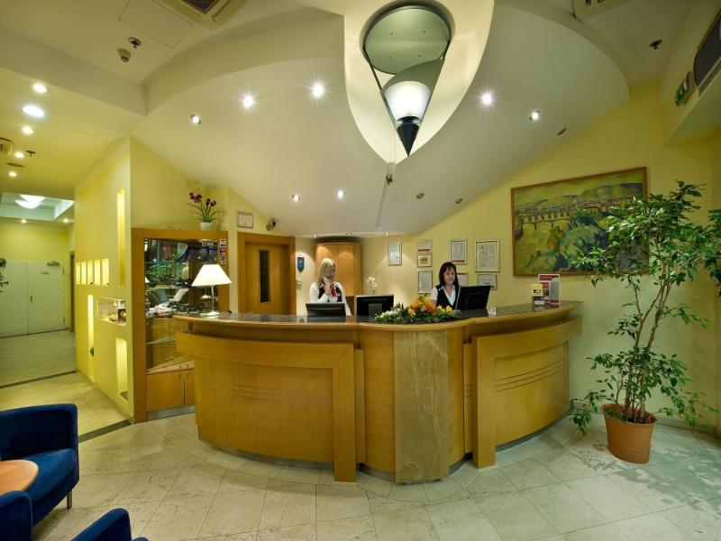 Ramada Prague City Centre - Lobi