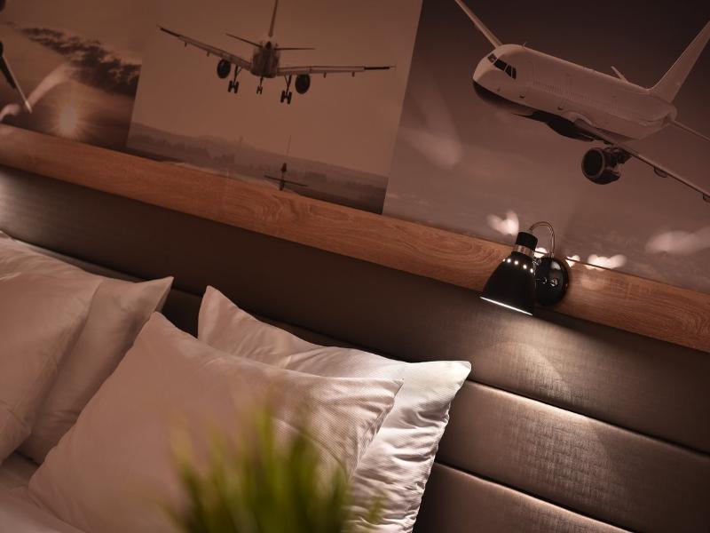 Ramada Airport Prague - Genel