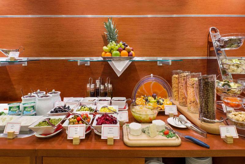 Ramada Airport Prague - Restoran