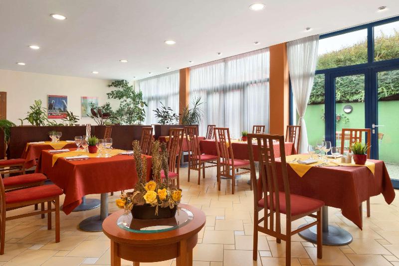 Ramada Airport Prague - Restoran
