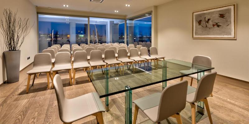 The Cube Hotel - Toplantı