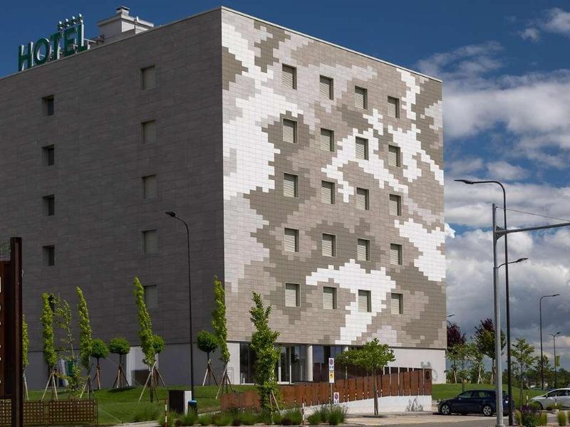 The Cube Hotel - Genel