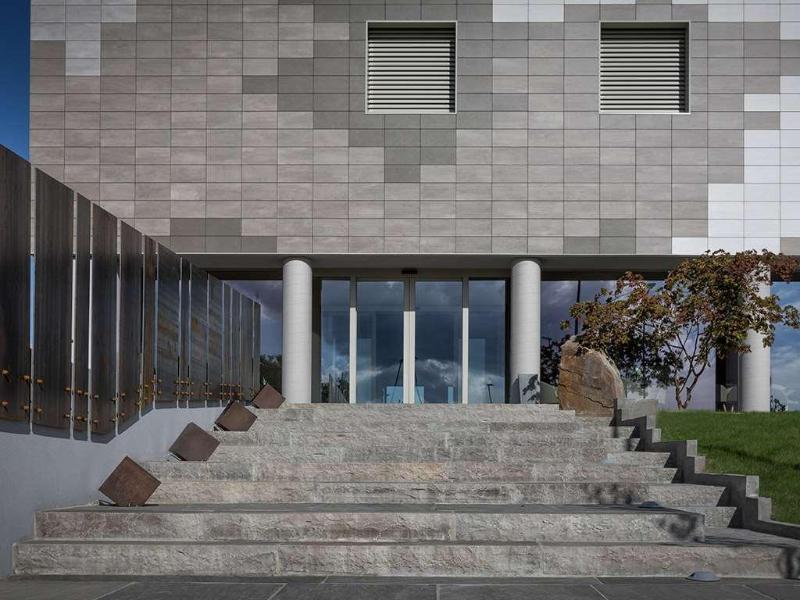 The Cube Hotel - Genel