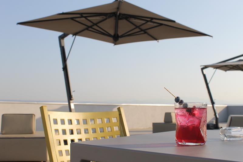 The Cube Hotel - Teras