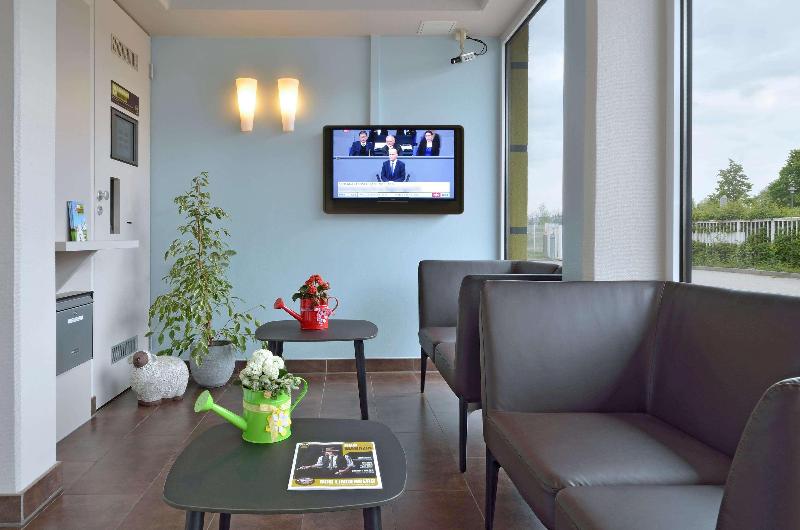 B&B Hotel Berlin-Süd Genshagen - Lobi