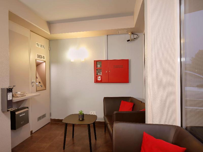 B&B Hotel Berlin-Süd Genshagen - Lobi