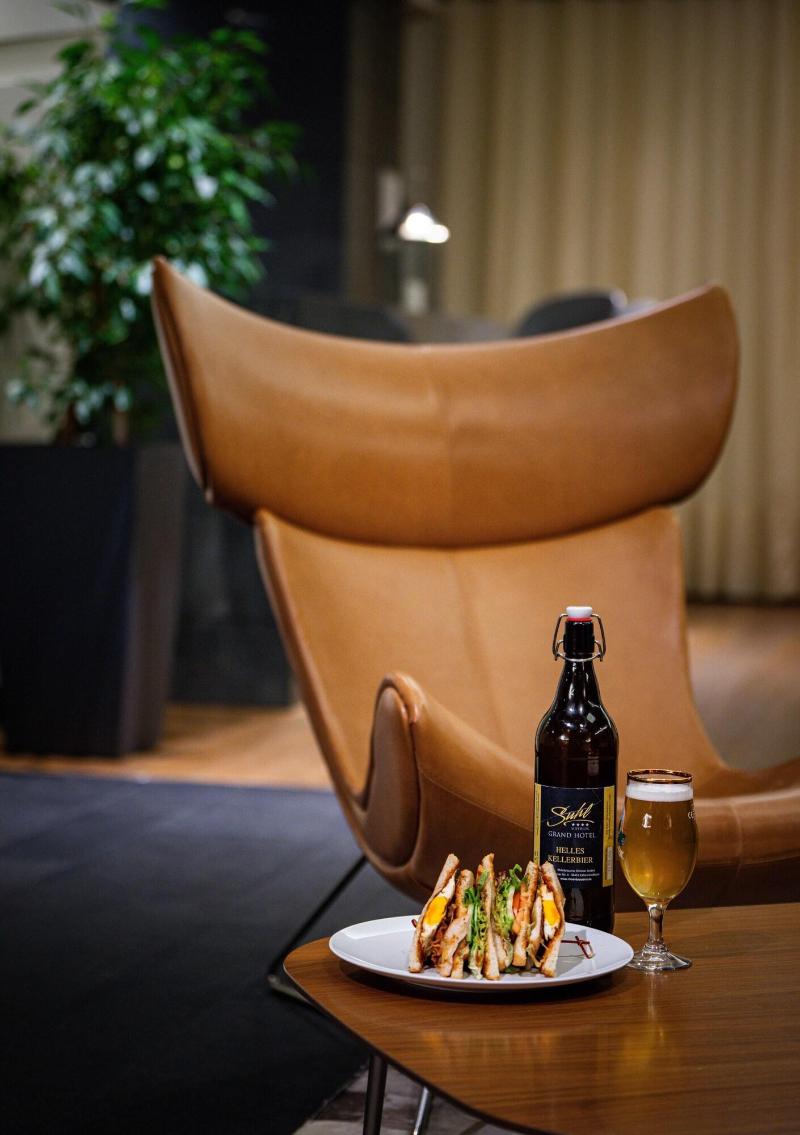 Grand Hotel Suhl - Lobi