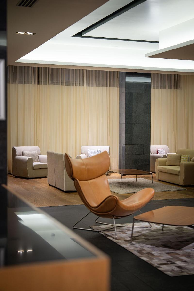 Grand Hotel Suhl - Lobi