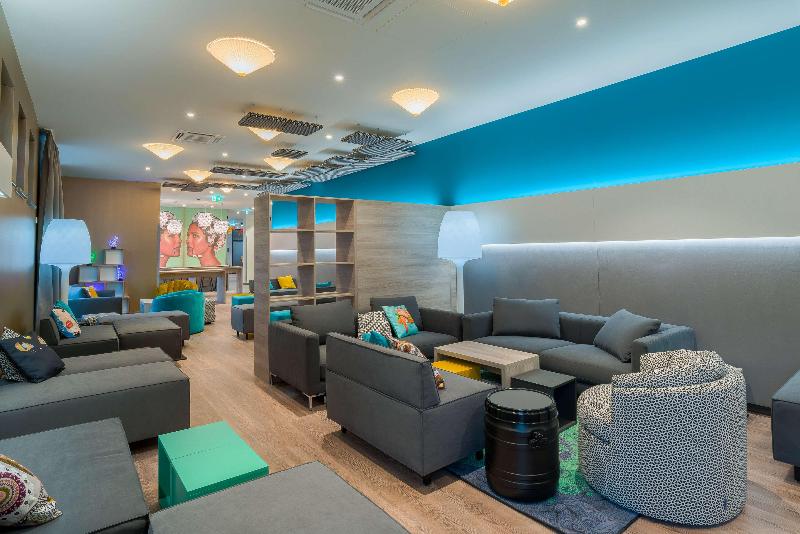 Ramada Encore by Wyndham Munich Messe - Lobi
