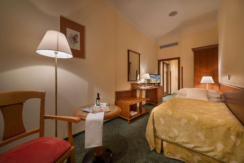 EA Hotel Rokoko - Oda