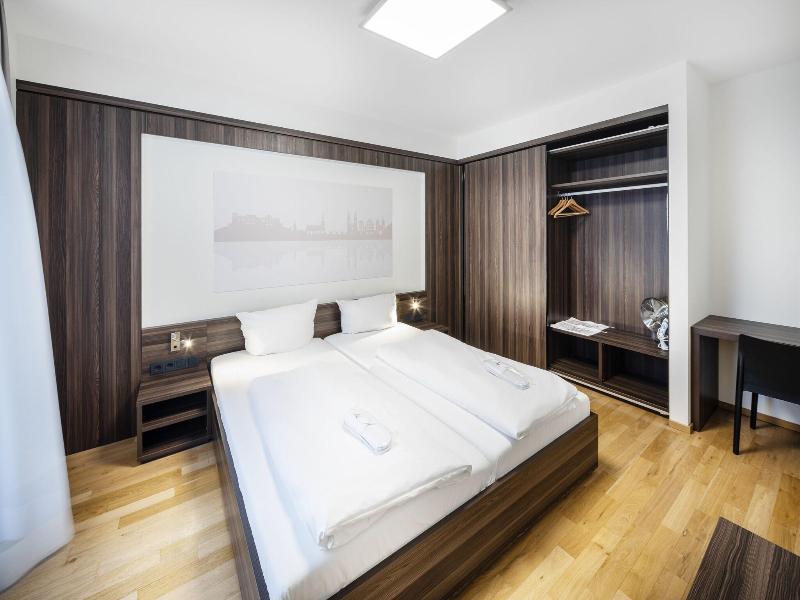 sevenDays Hotel BoardingHouse - Lobi
