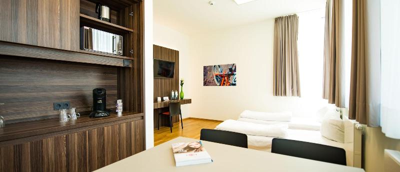 sevenDays Hotel BoardingHouse - Oda